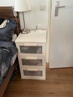 2x nachtkastjes