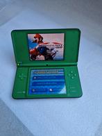 Nintendo DS XL. Met Mariokart spel., Spelcomputers en Games, Spelcomputers | Nintendo DS, Ophalen of Verzenden, Zo goed als nieuw