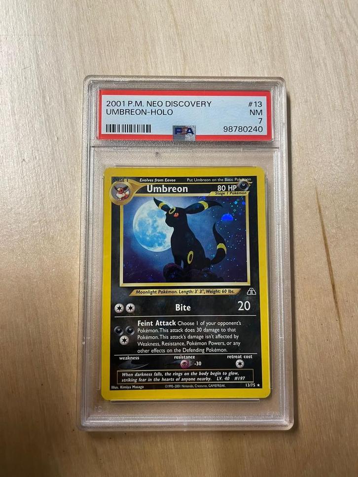 Umbreon Holo – Neo Discovery 2001 – PSA 7, Hobby en Vrije tijd, Verzamelkaartspellen | Pokémon, Zo goed als nieuw, Ophalen