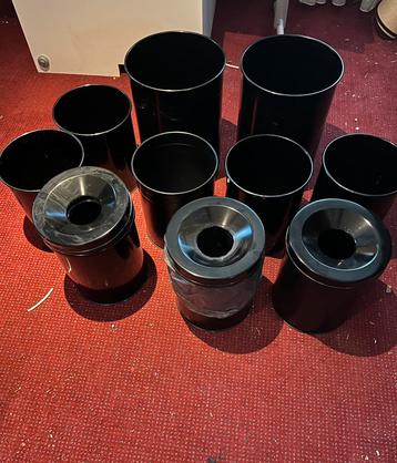 Kantoor prullenbakken zwart beschikbaar voor biedingen