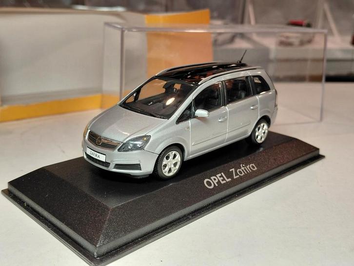 Opel Zafira B 7p 2005-2014 zilver 1/43 Minichamps, Hobby en Vrije tijd, Modelauto's | 1:43, Nieuw, Auto, MiniChamps, Ophalen of Verzenden