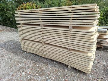 Planken, balken, hout beschikbaar voor biedingen