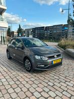 Volkswagen Polo 1.2 TSI 66KW 2017 Grijs, Auto's, 4 cilinders, Handgeschakeld, 1000 kg, 550 kg