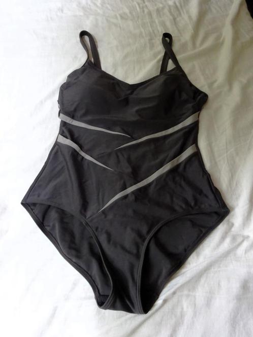 Bruin INQ badpak Maat 40 / 42, Kleding | Dames, Badmode en Zwemkleding, Gedragen, Badpak, Bruin, Verzenden