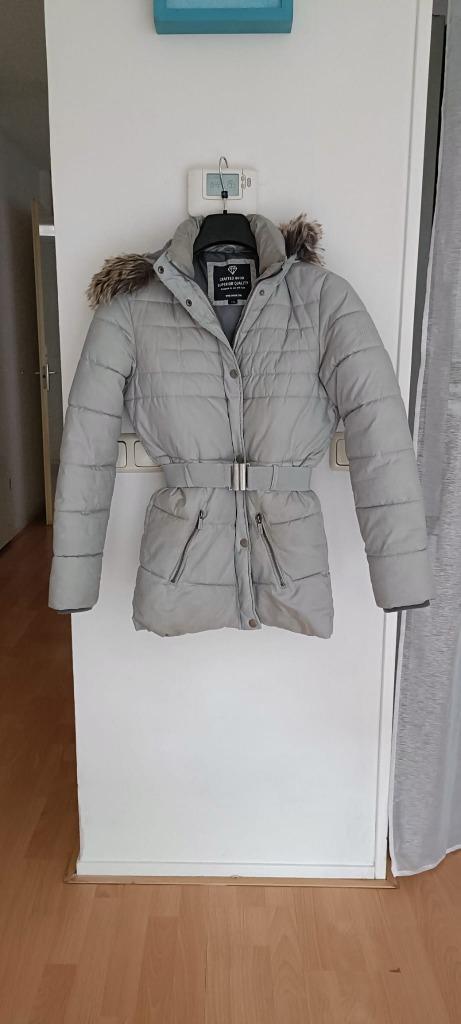 Winterjas – Grijs met tailleband en capuchon, Kinderen en Baby's, Kinderkleding | Maat 176, Gebruikt, Meisje, Jas, Verzenden