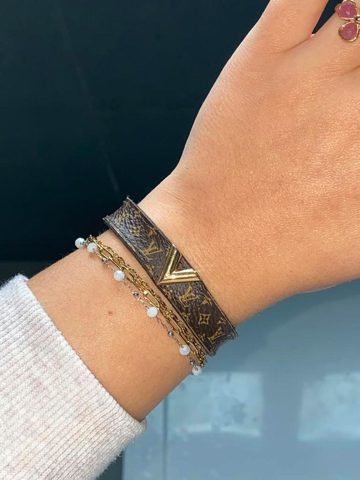 Louis Vuitton Essential V Armband, Sieraden, Tassen en Uiterlijk, Armbanden, Zo goed als nieuw, Leer, Goud, Ophalen of Verzenden