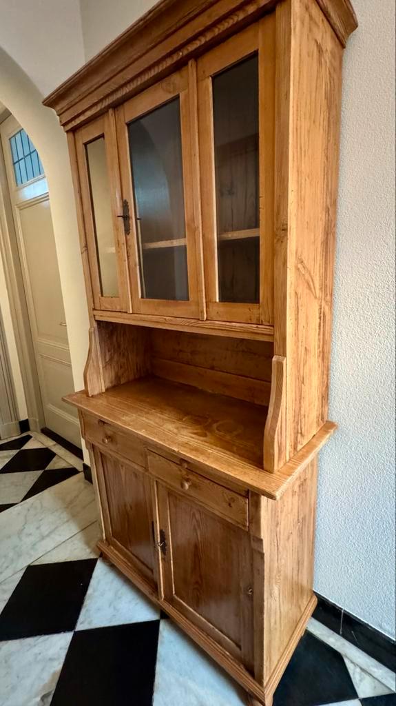 Antieke geloogd grenen buffelkast, behandeld tegen houtworm, Huis en Inrichting, Kasten | Buffetkasten, Gebruikt, 150 tot 200 cm