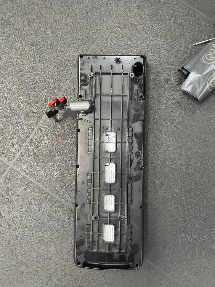 Sparta Accuhouder E-bike (3 stuks) onderdelen C1 C2 C3 ION, Fietsen en Brommers, Fietsaccessoires | Fietscomputers, Gebruikt, Ophalen of Verzenden