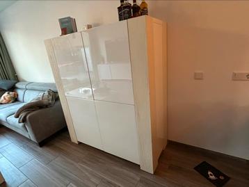 Mooie ruime opberg kast