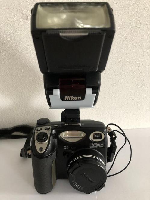 Nikon Coolpix 5000, 2 originele Nikon lenzen en flitser, Audio, Tv en Foto, Fotocamera's Digitaal, Gebruikt, Spiegelreflex, Nikon