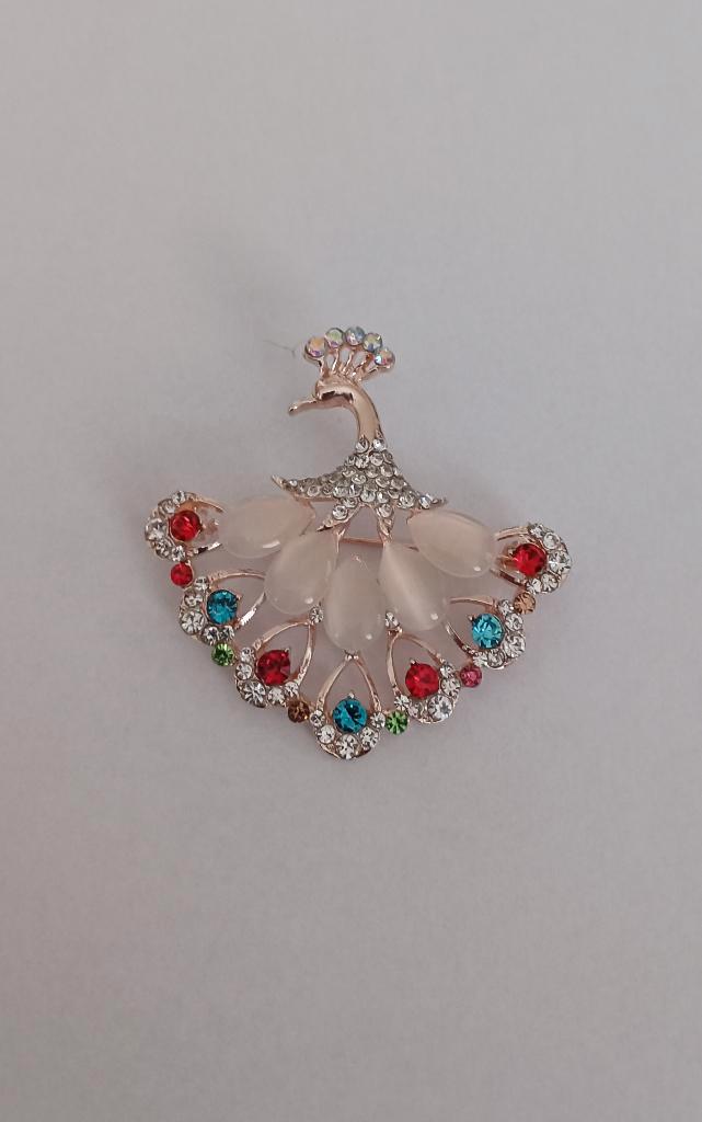 Pauw broche, Sieraden, Tassen en Uiterlijk, Broches, Nieuw, Overige materialen, Overige kleuren, 4 tot 7 cm, Met strass, Ophalen of Verzenden