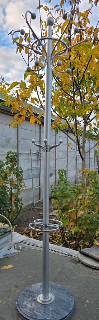 Staande Kapstok  beschikbaar voor biedingen