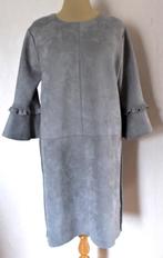 Grijze suede look jurk met aparte mouwen v Sandro Ferrone! L, Verzenden, Maat 42/44 (L), Nieuw, Knielengte