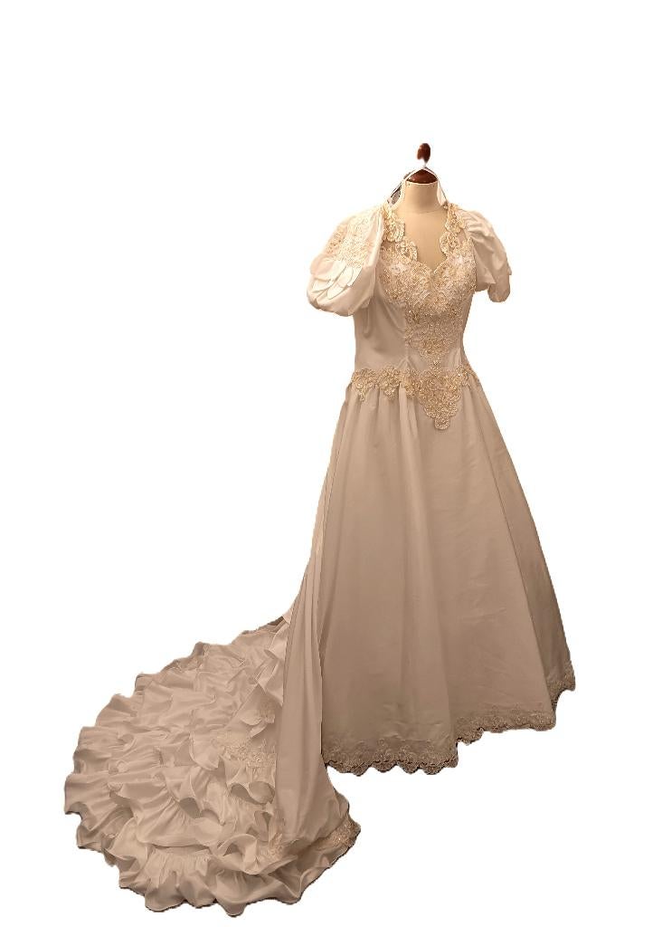 Trouwjurk, stijl Princessejurk maat 42, Ophalen of Verzenden, Zo goed als nieuw, Wit, Trouwjurk