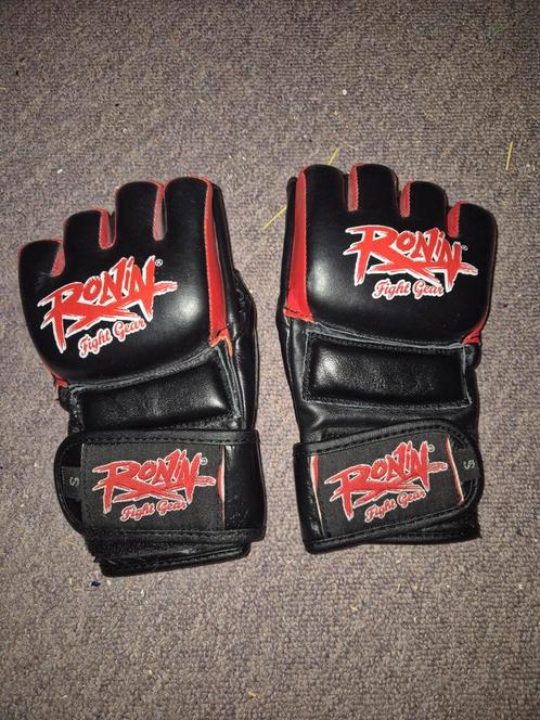 Ronin Extreme MMA handschoen - Zwart/Rood mt S, Sport en Fitness, Vechtsporten en Zelfverdediging, Zo goed als nieuw, Overige