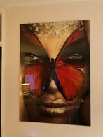 Mooie glasposter Woman with butterfly 70x 100, Oorspronkelijke maker, Ophalen of Verzenden, Zo goed als nieuw, Foto of Poster