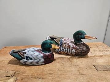 2 OUDE BROCANTE HOUTEN EENDEN beschikbaar voor biedingen
