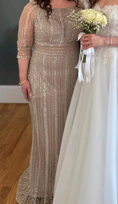 Lichtbeige gala jurk met steentjes en kralen, Kleding | Dames, Gelegenheidskleding, Zo goed als nieuw, Galajurk, Maat 38/40 (M)