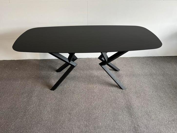 Deens ovale eettafel Fenix Nero Ingo 180x90, Huis en Inrichting, Tafels | Eettafels, Zo goed als nieuw, 50 tot 100 cm, 150 tot 200 cm