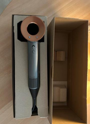 Dyson supersonic fohn beschikbaar voor biedingen