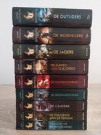 9 Delige Serie.  **    Broederband.   **    John Flanagan, Boeken, Ophalen of Verzenden, Zo goed als nieuw