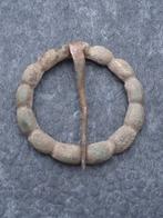 Bodemvondst Middeleeuwse riemgesp / broche, Antiek en Kunst, Ophalen of Verzenden