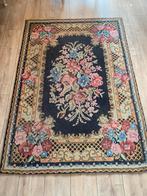 Vintage Tapijt met Bloemenmotief kelim rozen, Huis en Inrichting, Ophalen, Gebruikt, 100 tot 150 cm, Zwart