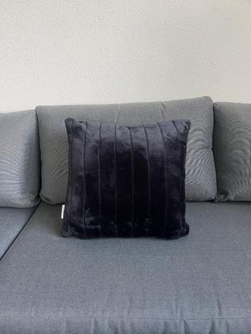 Sierkussen Sabel zwart 45x45cm beschikbaar voor biedingen