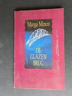 De glazen brug - Marga Minco, Boeken, Literatuur, Gelezen, Ophalen of Verzenden, Nederland