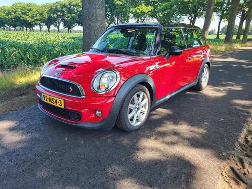 Mini Clubman Cooper S 2010 Rood met nieuwe motor., Auto's, Mini, Particulier, Clubman, ABS, Airbags, Airconditioning, Bluetooth