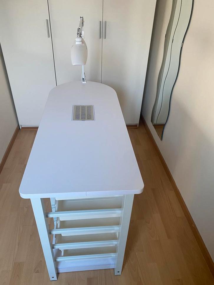 Nageltafel met elektrische afzuiging, Sieraden, Tassen en Uiterlijk, Uiterlijk | Cosmetica en Make-up, Zo goed als nieuw, Handen en Nagels