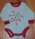 Maat 50/56 * Old Navy romper grijs/rood *NIEUW* (1064), Kinderen en Baby's, Babykleding | Maat 50, Nacht- of Onderkleding, Old Navy