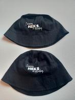 2 Bucket Hats - Camping Heks in Opleiding - Nieuw, Kleding | Dames, Ophalen of Verzenden, Nieuw, One size fits all, Hoed