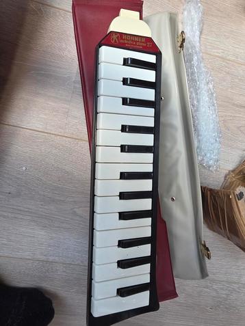 Hohner melodica piano 27 met koffer beschikbaar voor biedingen