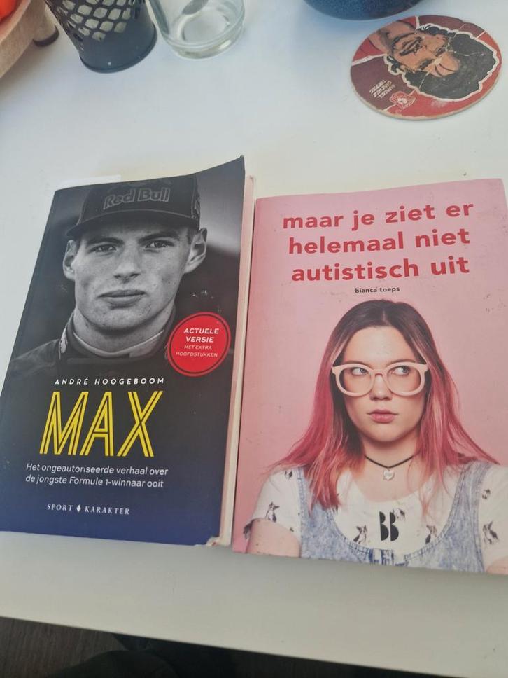 2 boeken te koop graag bieden, Boeken, Biografieën, Zo goed als nieuw, Film, Tv en Media, Ophalen of Verzenden