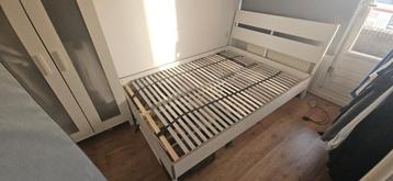 Tweepersoons bedframe (Ikea Trysil) - afbeelding 1