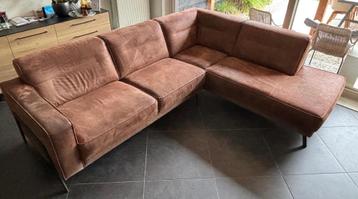 Leren hoekbank beschikbaar voor biedingen