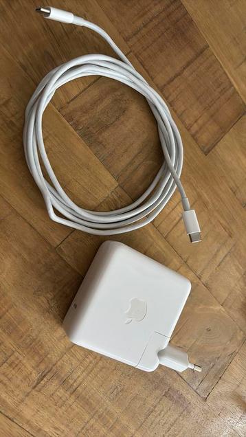 Macbook pro lader beschikbaar voor biedingen