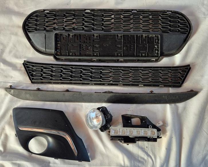 FACELIFT 107 PEUGEOT VOORBUMPER DELEN MISTLICHT DAGRIJVERLIC, Auto-onderdelen, Carrosserie en Plaatwerk, Bumper, Peugeot, Voor