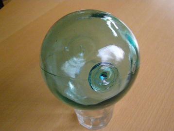 GLAZEN BOL VINTAGE NETTENDRIJVER 14 x 14 cm 464 gram beschikbaar voor biedingen