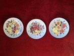 Drie borden uit de serie #themajestyofroses, van Engels porc, Antiek en Kunst, Ophalen of Verzenden