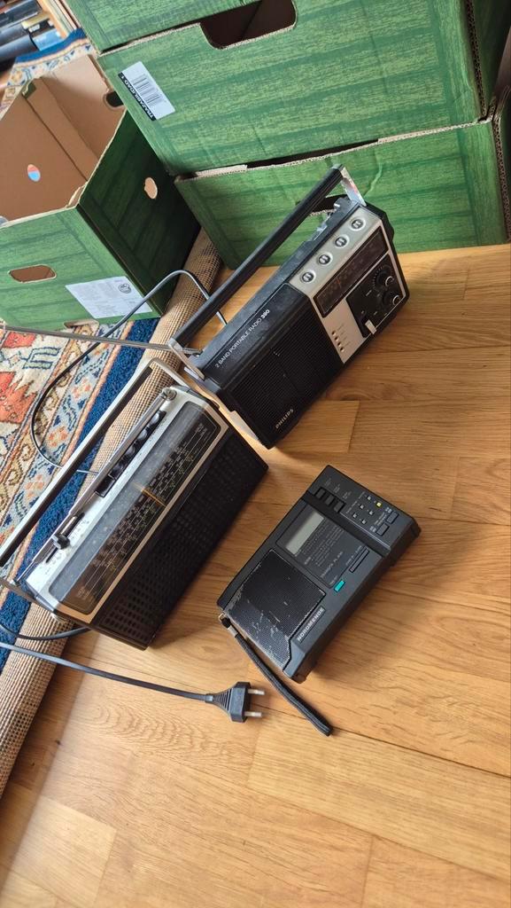 Vintage Retro Draagbare Radio's - 3 Stuks, Audio, Tv en Foto, Radio's, Gebruikt, Radio, Ophalen