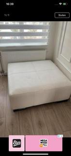 Witte leren hocker 1/1 meter nieuw, Huis en Inrichting, Banken | Voetenbanken en Poefen, Ophalen, Zo goed als nieuw, Rechthoekig