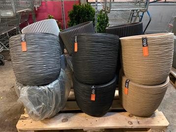 Mooie buiten en of binnen potten  35x34 beschikbaar voor biedingen