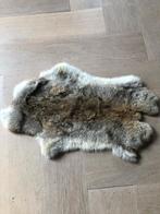Konijnenvelletje, Huis en Inrichting, Woonaccessoires | Plaids en Woondekens, Ophalen of Verzenden, Zo goed als nieuw