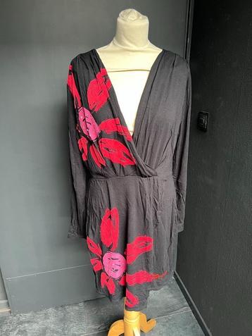 Mooie dames jurk van Desigual zwart rood maat L beschikbaar voor biedingen