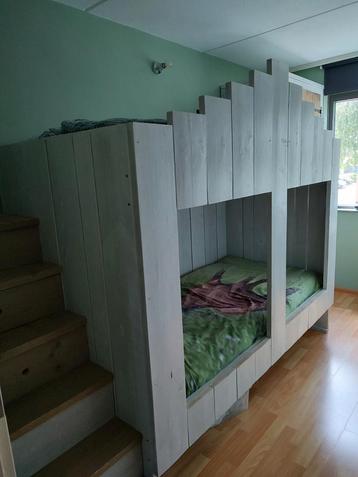 Steigerhouten Stapelbed Trapgevelhuisje + Trap + Kast beschikbaar voor biedingen