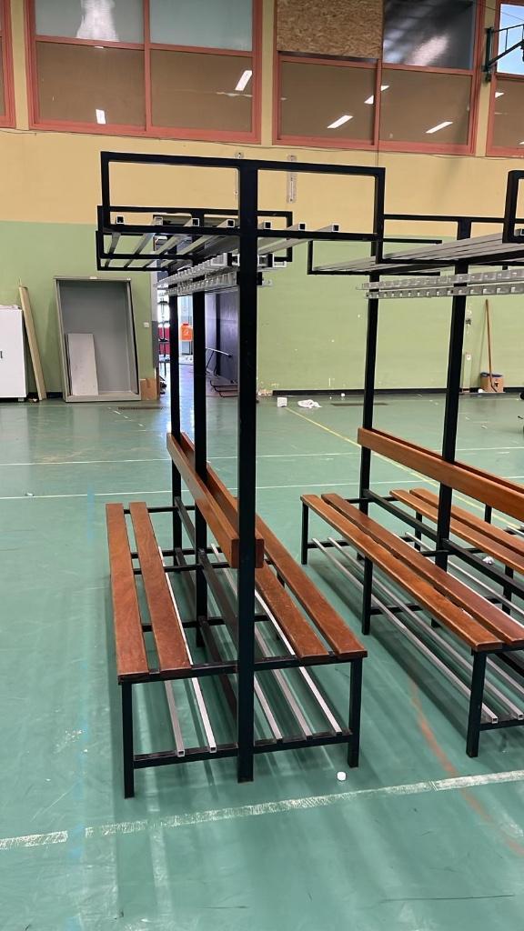 kleedkamerbanken / kleedzaalbank / omkleedkamer (4st), Huis en Inrichting, Woonaccessoires | Kapstokken, Gebruikt, Overige typen