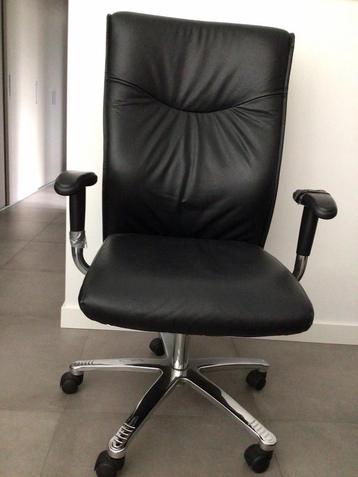 Gratis bureaustoel beschikbaar voor biedingen