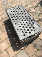 Mooie verzinkte bak met ronde  gaten, Ophalen of Verzenden